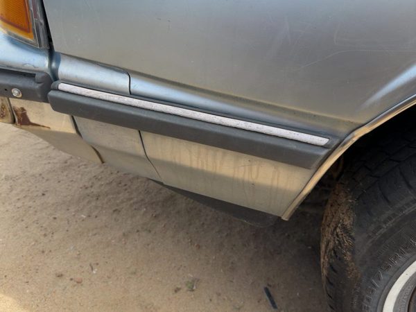 1986-1989 Olds 88 Driver Left Moulding From Fender Oem Trim Strip Blue — photo 3