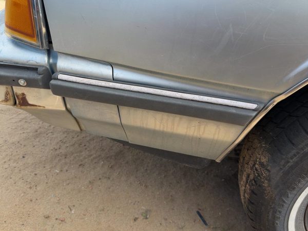 1986-1989 Olds 88 Driver Left Moulding From Fender Oem Trim Strip Blue — photo 4