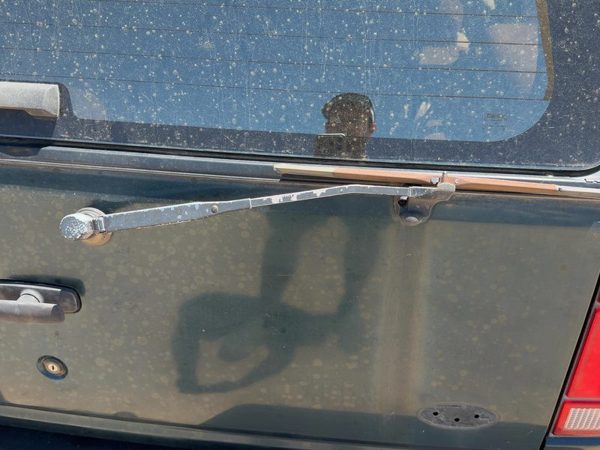 1991-1994 Ford Explorer 2 Dr Driver Left Windshield Wiper Arm Blade Lever OEM — photo 1