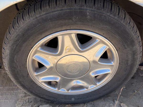 2005 Cadillac Deville Wheel RH 2 — photo 4