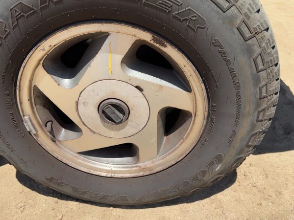 91-94 Ford Explorer 2 Dr 15 Inch Aluminum Wheel Factory 5 Hole Rim OEM F1TZ1007B — photo 1