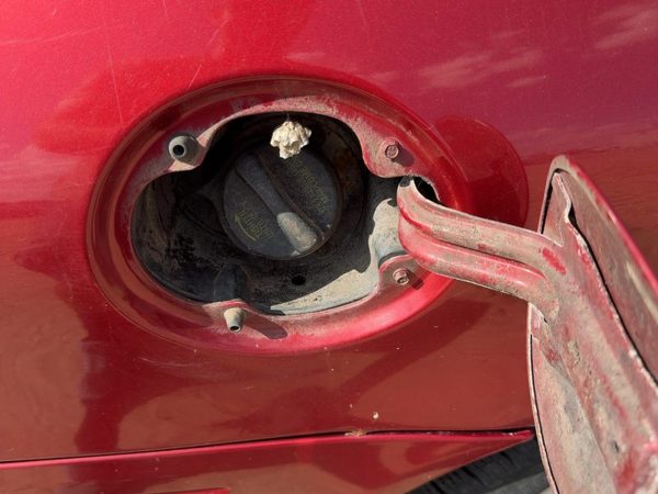 2000-2003 Ford Taurus Fuel Filler Neck Assembly With Gas Cap Oem 3.0L — photo 2