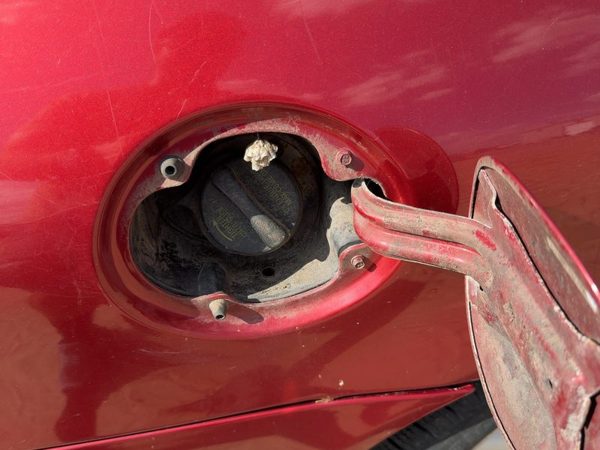 2000-2003 Ford Taurus Fuel Filler Neck Assembly With Gas Cap Oem 3.0L — photo 3