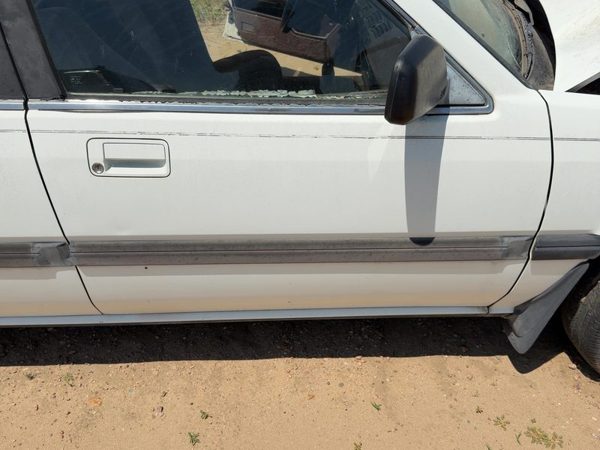 1989 Honda Accord Front Door RH White — photo 2