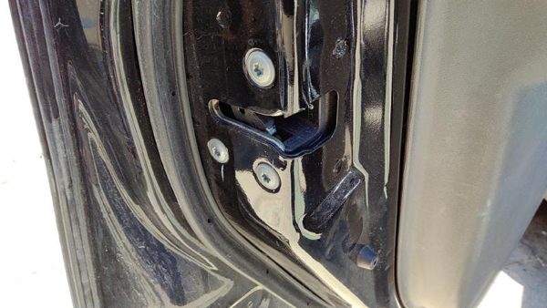 2007-2012 Nissan Sentra Driver Left Front Door Latch With Rods/Cables Oem — photo 1