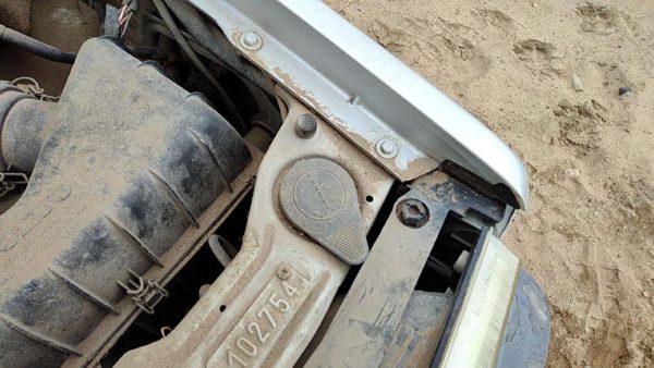 85-95 Volvo 740 Windshield Washer Fluid Reservoir With Pump Oem Wiper Tank — photo 2