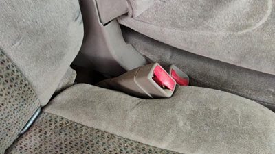 01-02 Silverado 2500 Passenger Right Front Seat Belt Buckle Receiver Oem Tan 52D