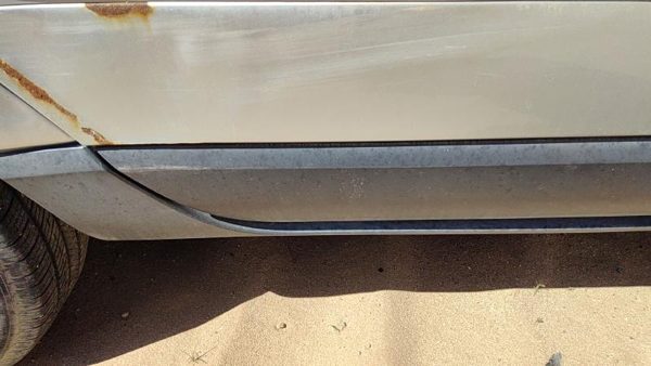 04-08 Chrysler Pacifica Passenger Right Lower Rear Moulding From Door Oem Back — photo 2