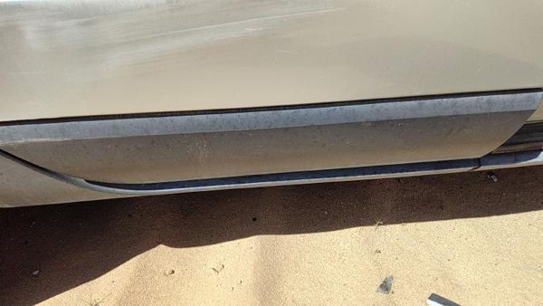 04-08 Chrysler Pacifica Passenger Right Lower Rear Moulding From Door Oem Back — photo 3