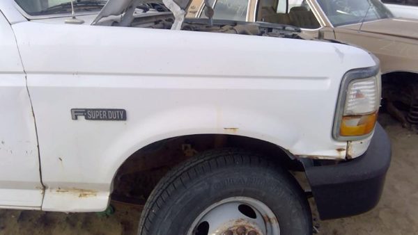 1996 Ford F450 Fender RH White — photo 1