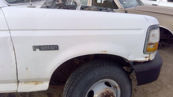 1996 Ford F450 Fender RH White — photo 3