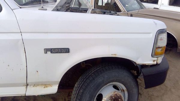 1996 Ford F450 Fender RH White — photo 4