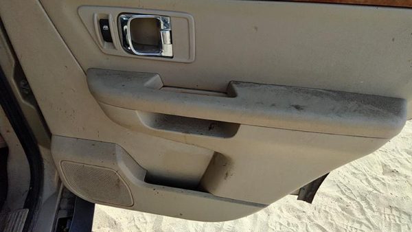 07-08 Grand Vitara Xl-7 Passenger Door Trim Panel With Switches Back Tan — photo 6