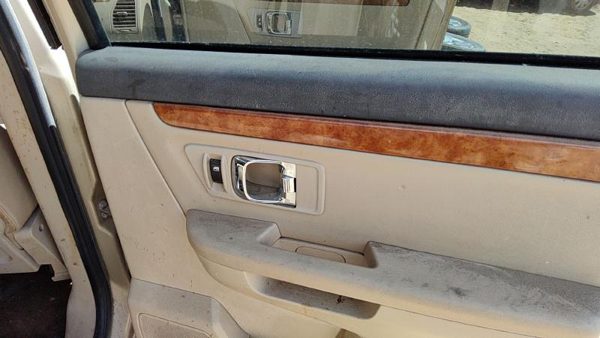 07-08 Grand Vitara Xl-7 Passenger Door Trim Panel With Switches Back Tan — photo 4