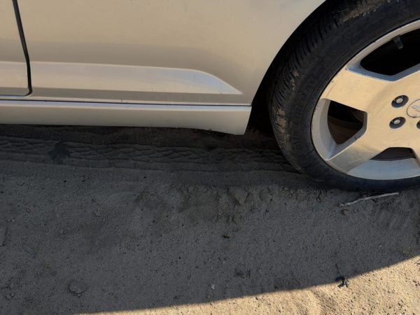 05-10 Chevy Cobalt Driver Left Lower Rocker Panel Moulding Oem Coupe Silver 95U — photo 2