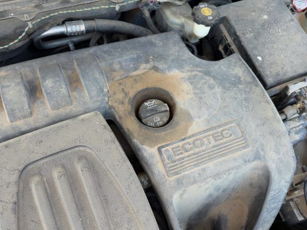 2008 Chevy Cobalt Engine Cover Top Plastic Shield Oem 2.4L — photo 3