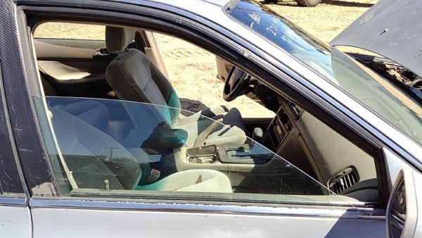 1994-1997 Honda Accord Passenger Right Front Side Window Door Glass Oem 4321972 — photo 1