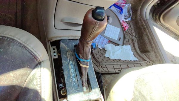 03-04 Regal Floor Shifter Lever Automatic Transmission Tan 525 — photo 2