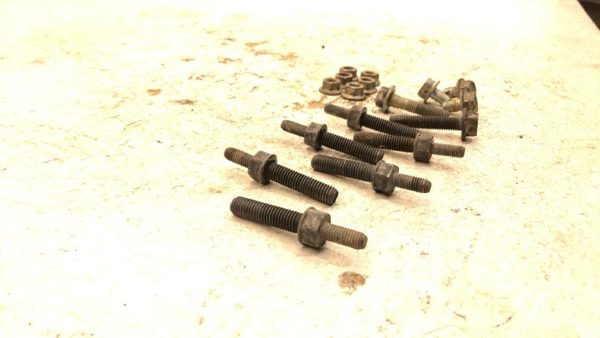 2013 Gmc Sierra 1500 Set Of Bolts For Transmission Factory Hardware 5.3L At 4X4 — photo 6