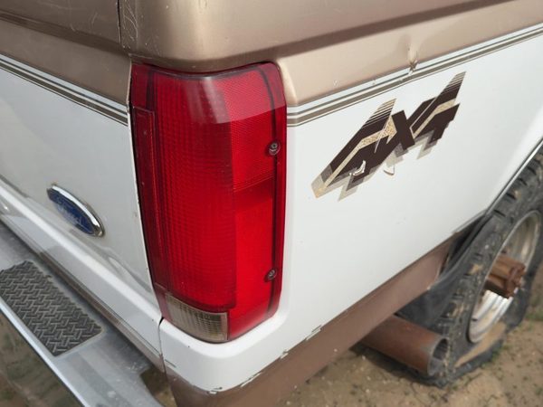 1987-1997 Ford F250 Passenger Right Tail Light Brake Lamp Oem Rear E9Tz13404C — photo 1