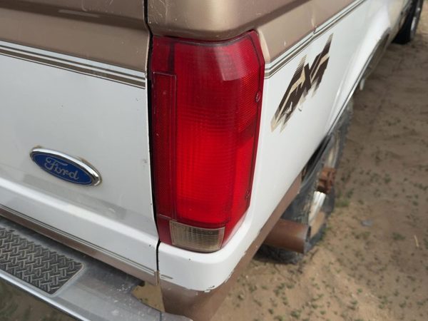 1987-1997 Ford F250 Passenger Right Tail Light Brake Lamp Oem Rear E9Tz13404C — photo 2