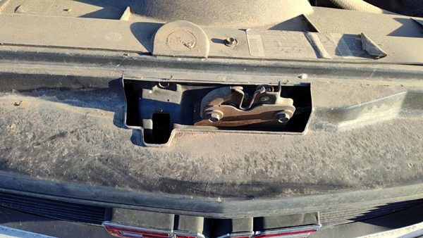 1988-1998 Gmc Sierra 2500 Hood Latch Assembly With Bracket Oem 15029224 — photo 4