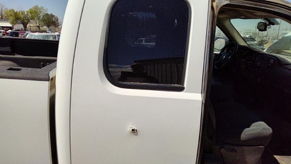 2008 Chevy Silverado 2500 Rear Door RH White 50U Hole — photo 5