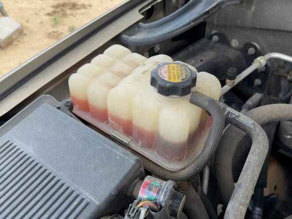 00-04 Chevy Suburban Coolant Reservoir Radiator Overflow Tank Bottle Oem 5.3L — photo 3
