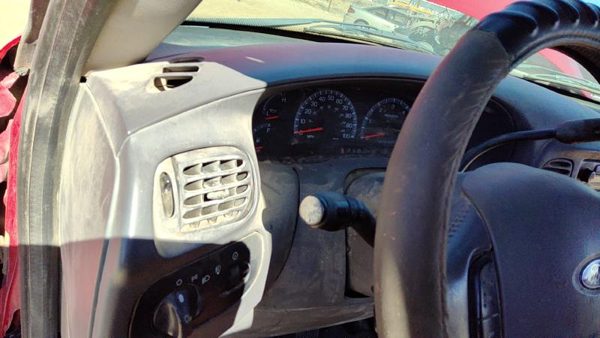2003 Ford F-150 Dash Panel — photo 2