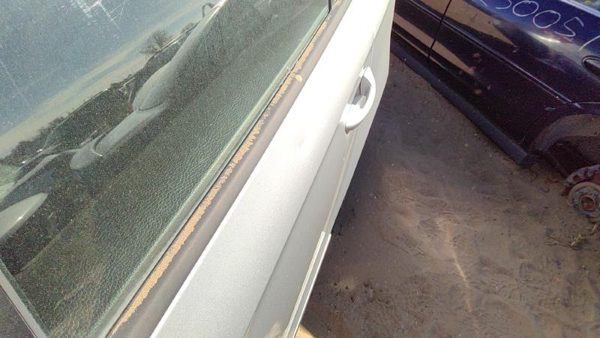 2007 Volkswagen Passat Rear Door LH 8e8e Reflex Silver 3C5833055H — photo 4