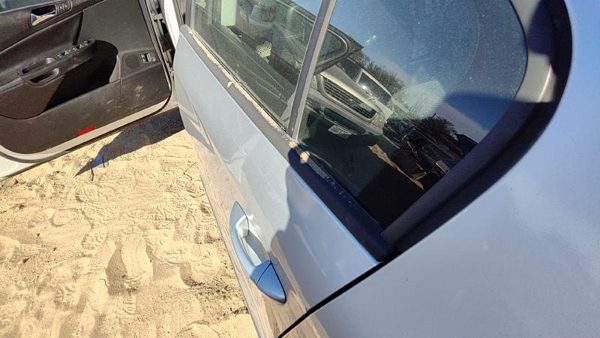 2007 Volkswagen Passat Rear Door LH 8e8e Reflex Silver 3C5833055H — photo 2