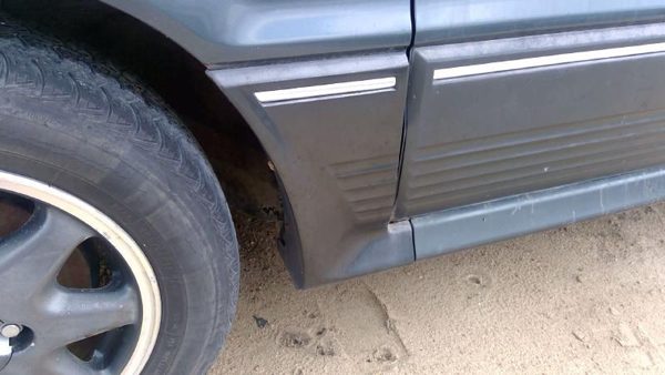 90-93 Mitsubishi Galant Vr-4 Driver Left Moulding From Fender Trim Strip Green — photo 1