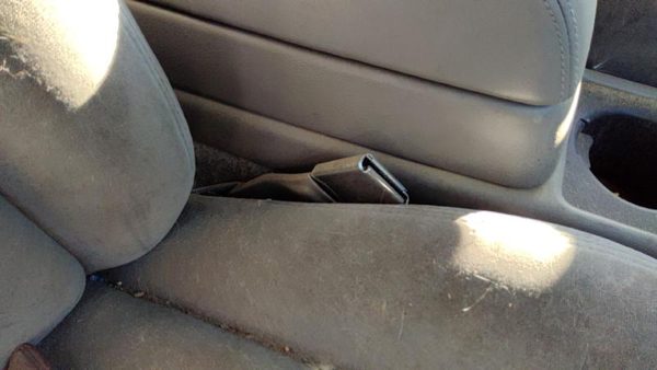 93-96 Olds 88 Passenger Right Front Seat Belt Buckle Receiver Oem Gray — photo 2