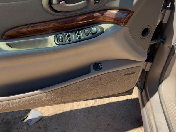 00-02 Lesabre Left Front Door Trim Panel With Master Switch 6 Speakers Taupe 56B — photo 2