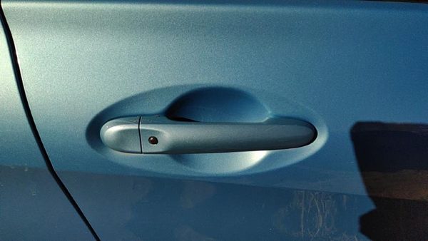 2014-2019 Nissan Versa Note Passenger Right Front Outside Door Handle Blue Rbe — photo 2