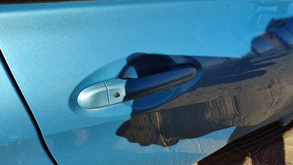 2014-2019 Nissan Versa Note Passenger Right Front Outside Door Handle Blue Rbe — photo 4
