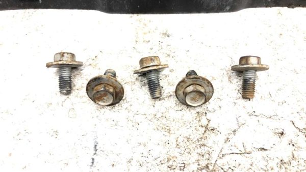 02 Sierra 2500 Hd Lower Skid Plate Under Shield Plastic Bolts Hardware Oem 8.1L — photo 4