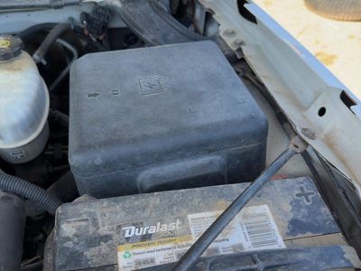 03-05 Chevy Silverado 2500 Engine Fuse Box Power Distribution Panel Oem 6.6L Lly