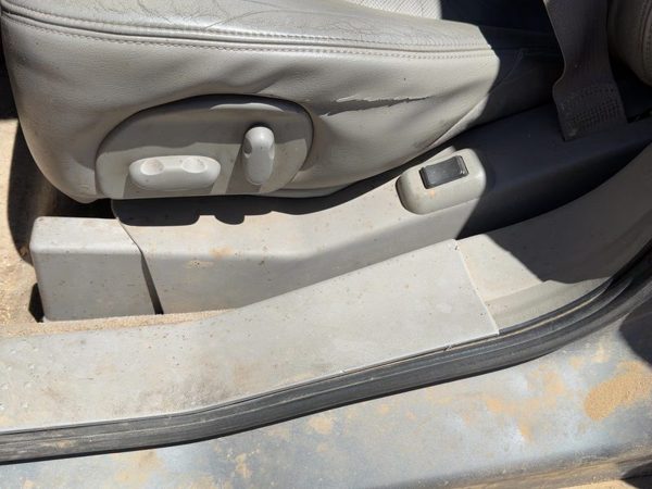 04 Cadillac Srx Driver Left Side Power Seat Switch With Trim Panel Oem Gray 132 — photo 1