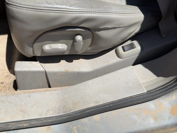 04 Cadillac Srx Driver Left Side Power Seat Switch With Trim Panel Oem Gray 132 — photo 3