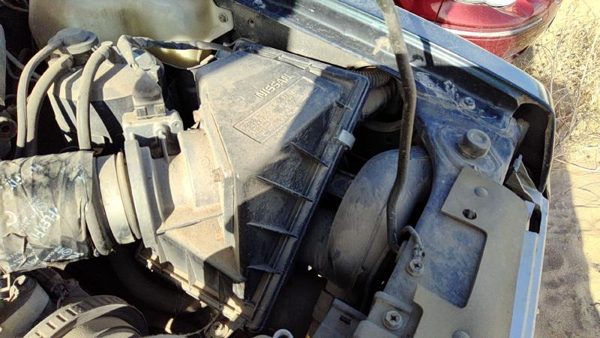90-95 Pathfinder Complete Air Intake Cleaner Filter Box Housing With Tube 3.0L — photo 1