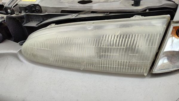 1997 Ford Contour Headlamp Assembly LH — photo 2