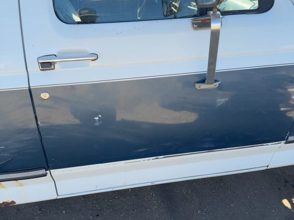1992 Ford F-250 Front Door RH Oxford White — photo 2
