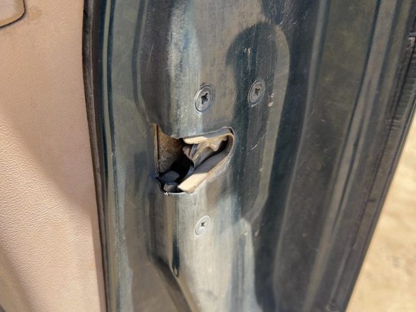 1994 Ford Explorer 2 Dr Passenger Right Front Door Latch With Rods/Cables Oem — photo 3
