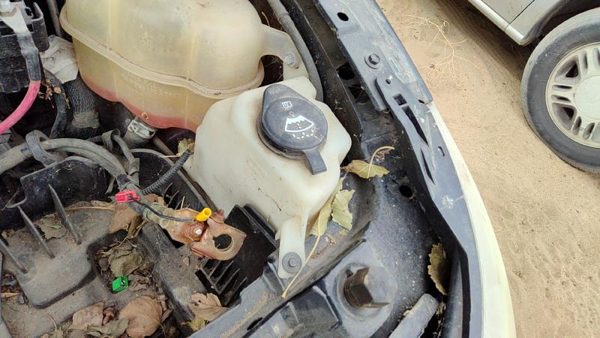 07-09 Grand Vitara Xl-7 Windshield Washer Fluid Reservoir With Pump Wiper Tank — photo 3
