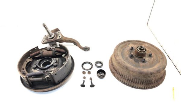 1964 Thunderbird Coupe Driver Left Front Spindle Steering Knuckle With Wheel Hub — photo 1