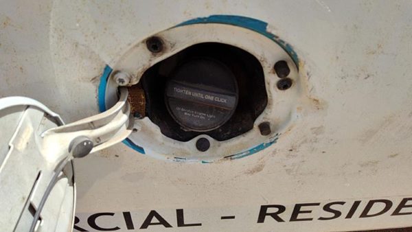 2004-2014 Chevy Express Van Fuel Filler Neck Assembly With Gas Cap Oem 20829348 — photo 4