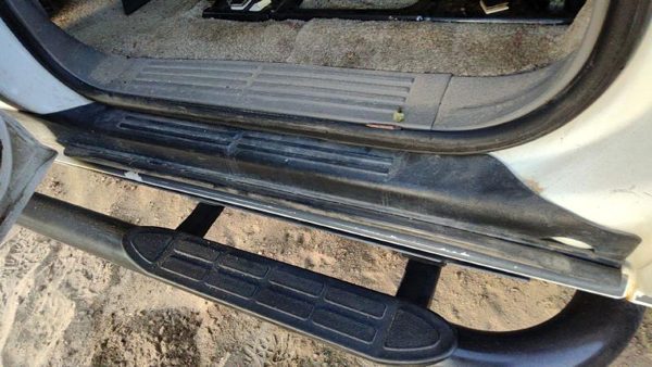 2001-2006 Chevy Suburban Driver Left Lower Sill Step Moulding Trim Panel Oem — photo 6