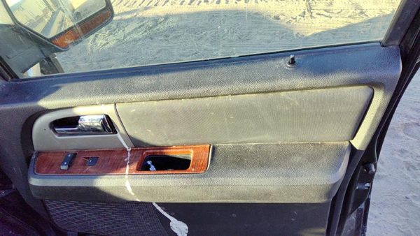07-14 Expedition Passenger Right Front Door Trim Panel With Switches Black/Camel — photo 3