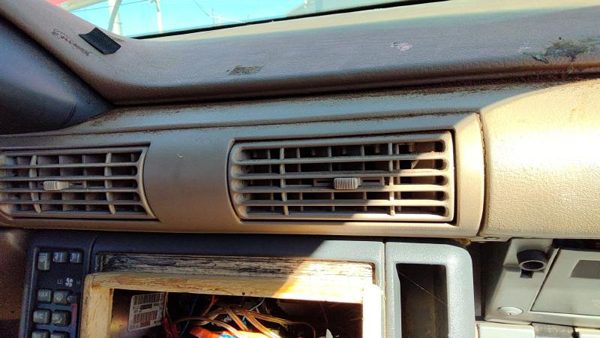 1990-1993 Grand Prix Center Heater Ac Vent Assembly Oem Dash Panel Tan 2 Door — photo 2